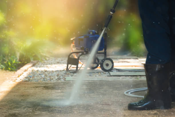 Best Driveway Cleaning and Restoration in Montura, FL